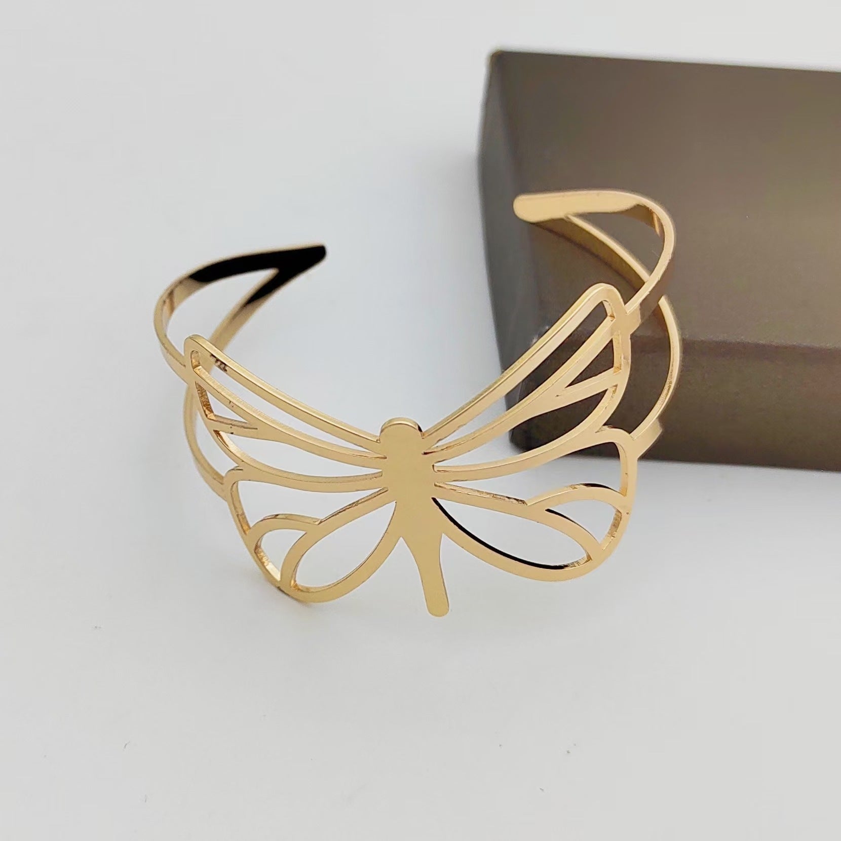 Wholesale wide hammered pleated golden bracelet